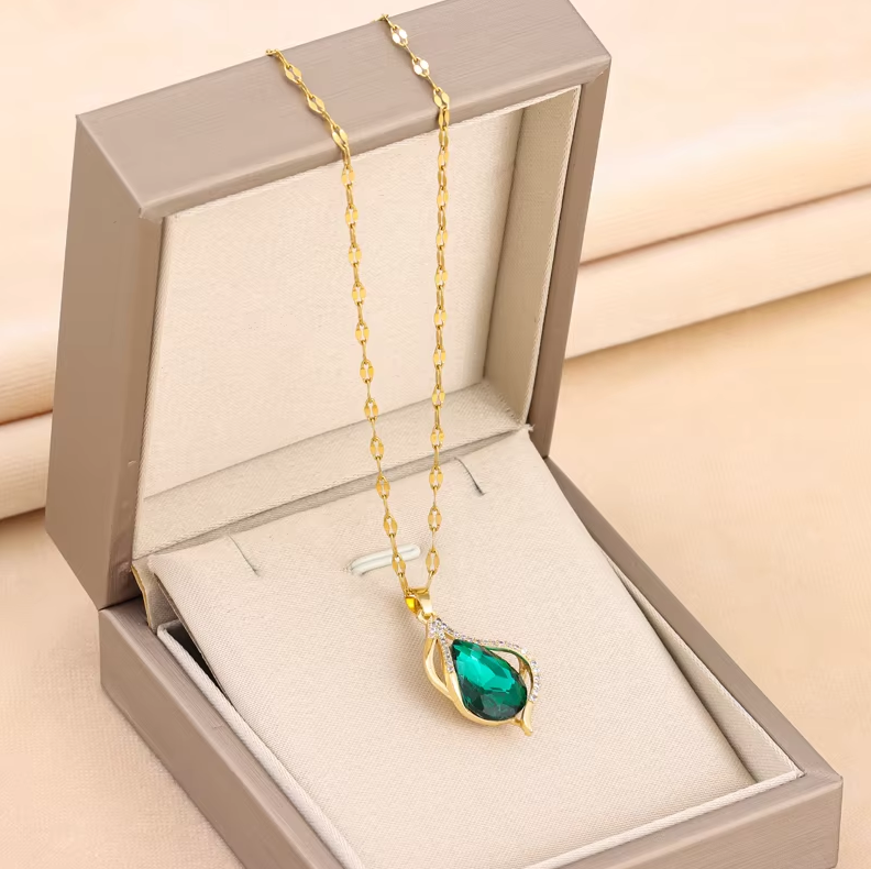 The Opulent Green Water Drop Pendant Necklace for Women