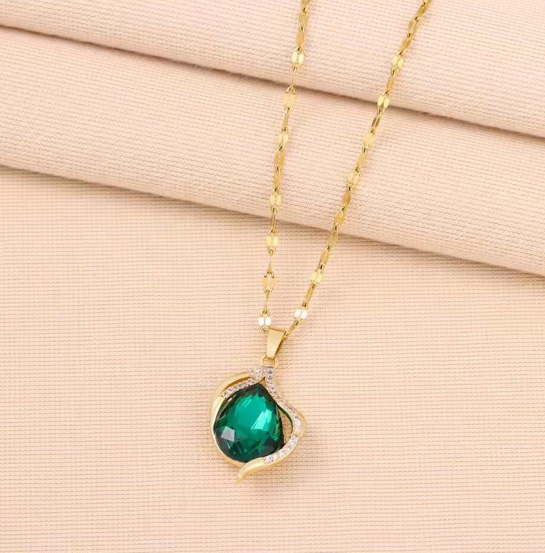 The Opulent Green Water Drop Pendant Necklace for Women